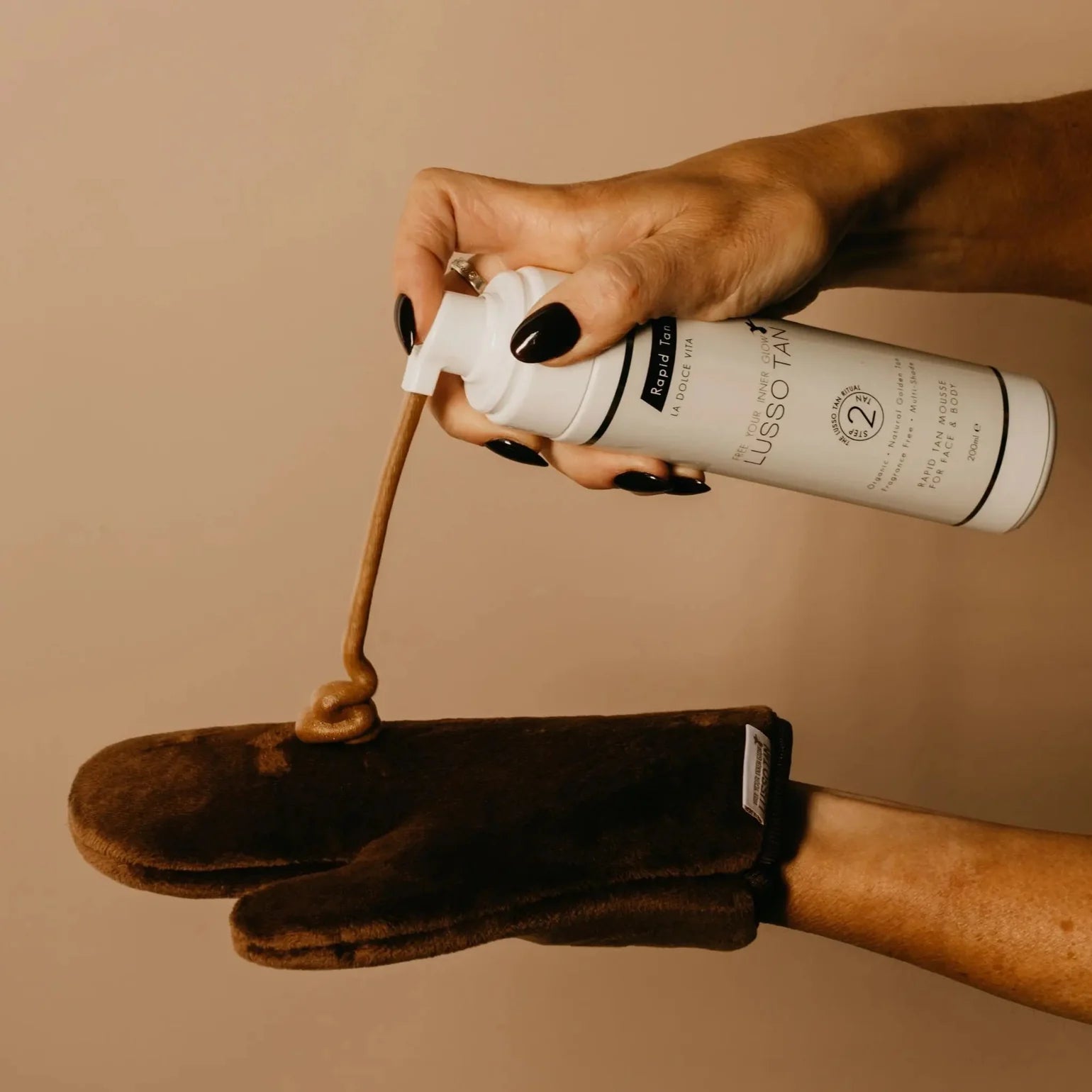Rapid Tan Mousse + Mitt